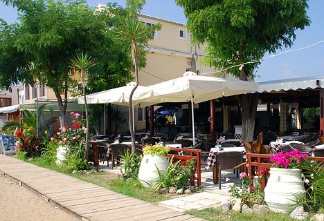 Strandtaverne in Messonghi